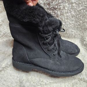 Ugg Weylyn Black Lace-up Sherpa Lined Boots sz‎ 8
